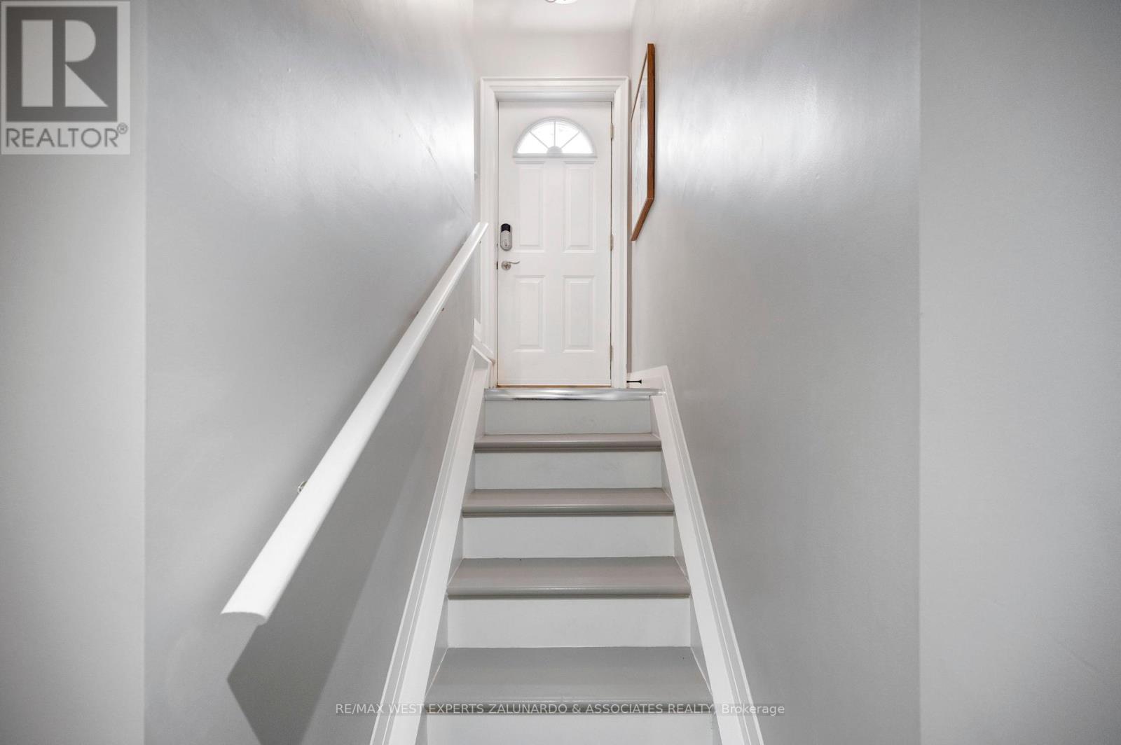 56 Roxaline Street, Toronto, Ontario  M9P 2Y9 - Photo 34 - W13866804