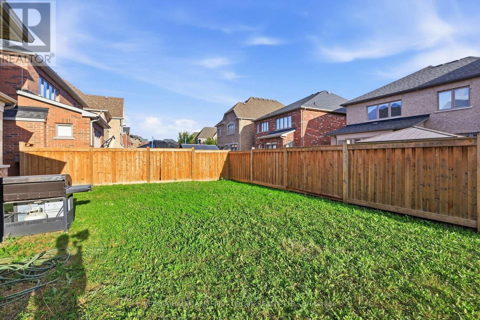 17 Micklefield Avenue, Whitby, Ontario  L1P 0C2 - Photo 15 - E13750458