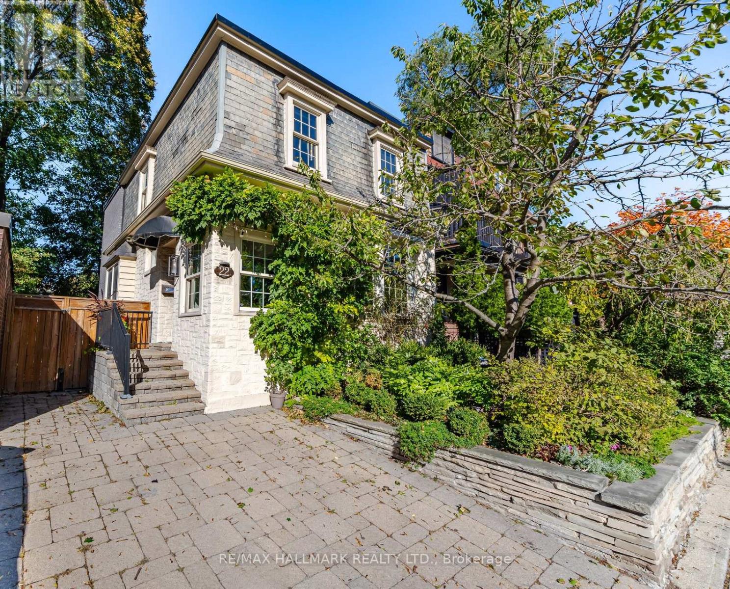 22 PRETORIA AVENUE, Toronto, Ontario
