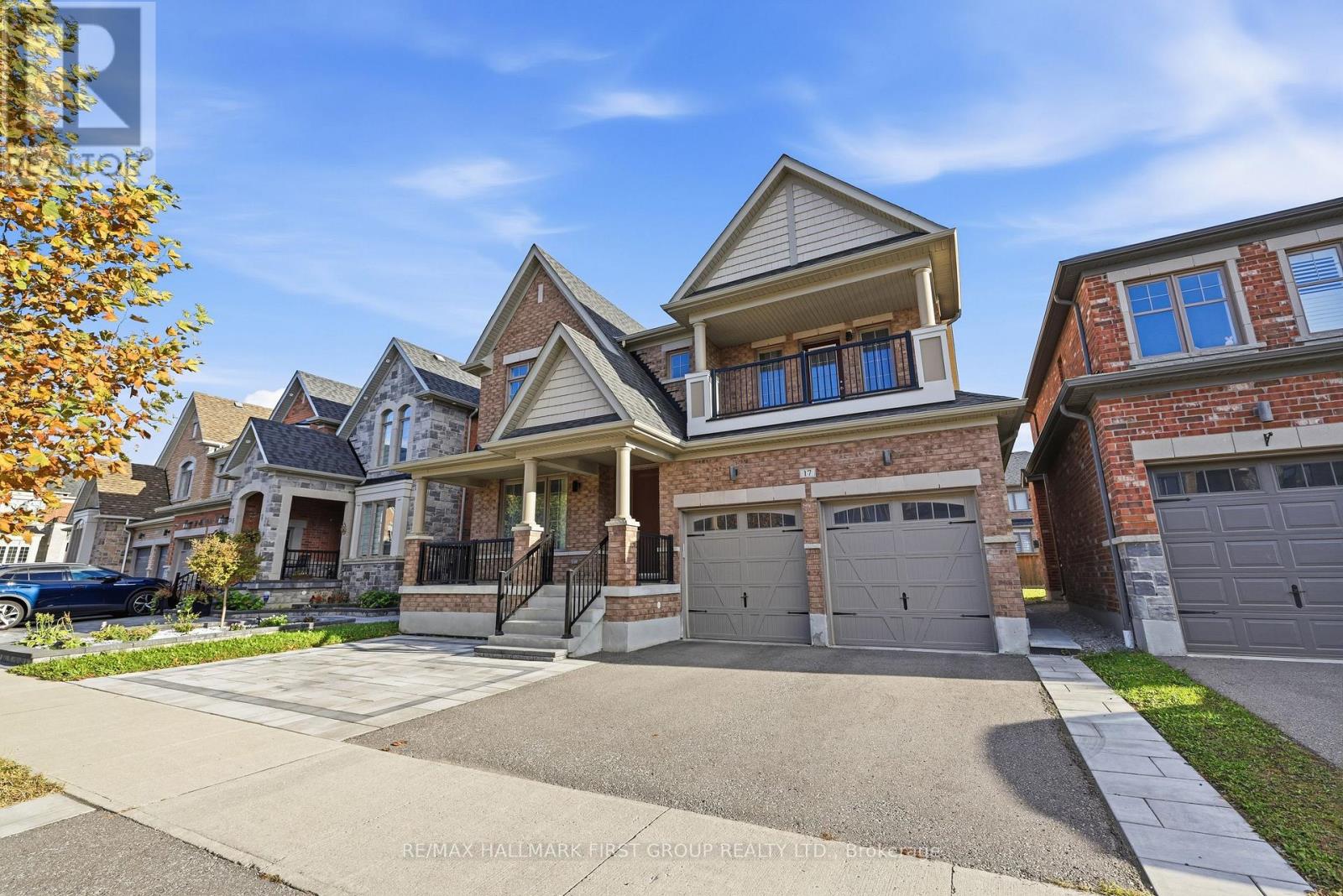 17 MICKLEFIELD AVENUE, Whitby, Ontario