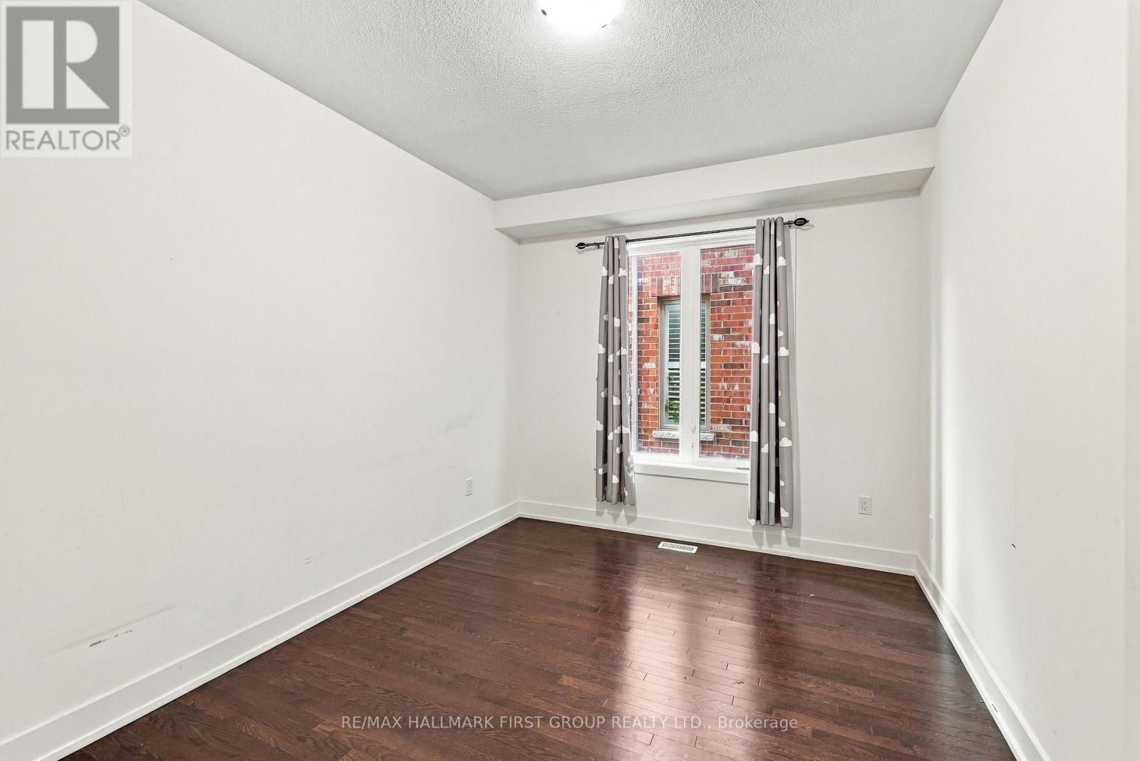 17 Micklefield Avenue, Whitby, Ontario  L1P 0C2 - Photo 10 - E13750458
