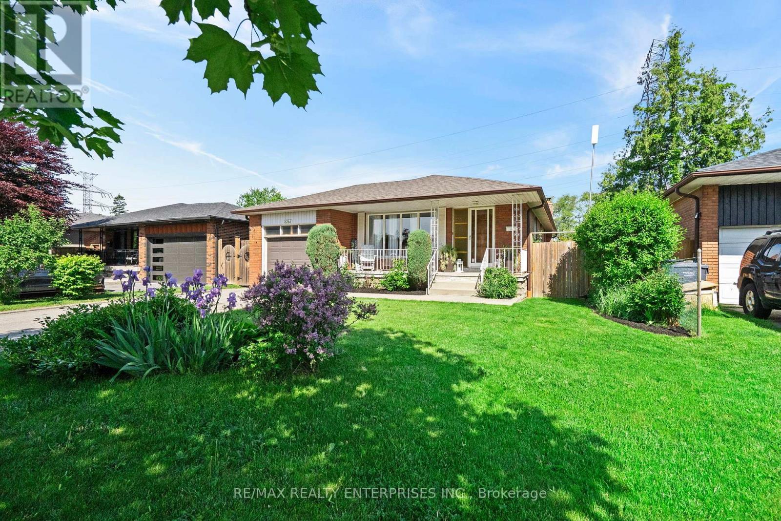 1083 MELTON DRIVE Mississauga (Lakeview) Ontario Canada L4Y1L3