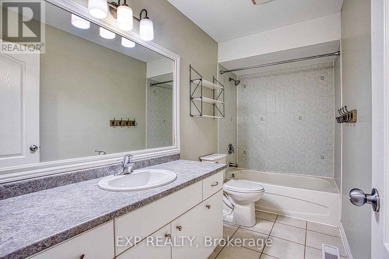 Main - 52 Dartmouth Gate, Hamilton, Ontario  L8E 0B9 - Photo 18 - X13866692