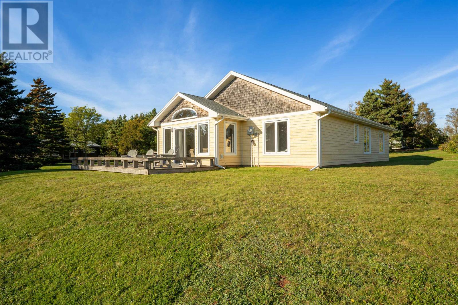 25 Burns Avenue, Stanley Bridge, Prince Edward Island  C0A 1E0 - Photo 2 - 202625241
