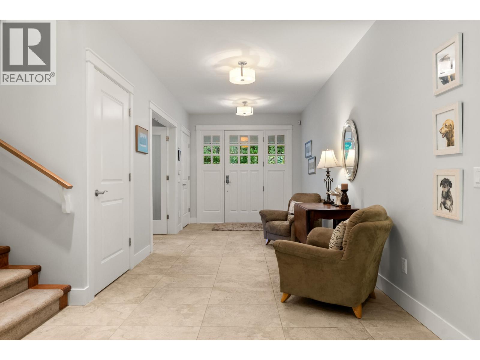 320 MOYNE DRIVE West Vancouver British Columbia Canada V7S1J5 5