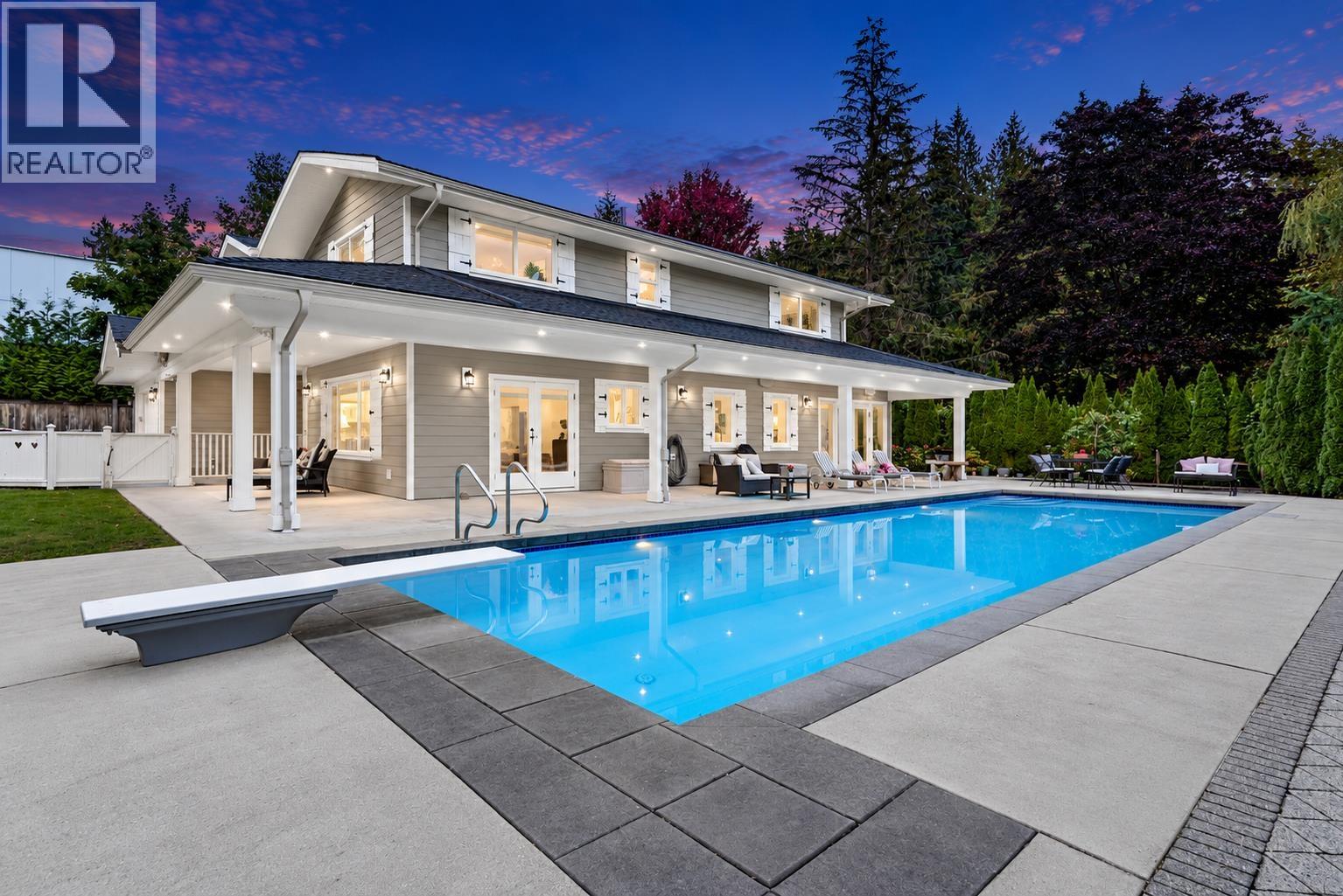 320 MOYNE DRIVE West Vancouver British Columbia Canada V7S1J5 3