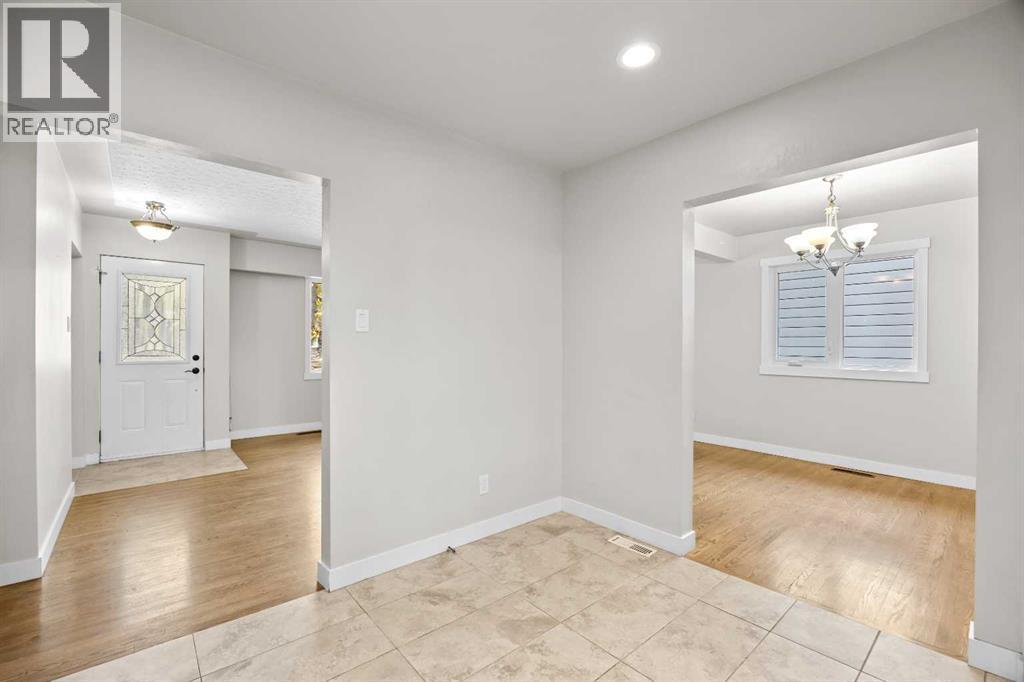 48 Selkirk Drive Sw, Calgary, Alberta  T2W 0M2 - Photo 15 - A2349584