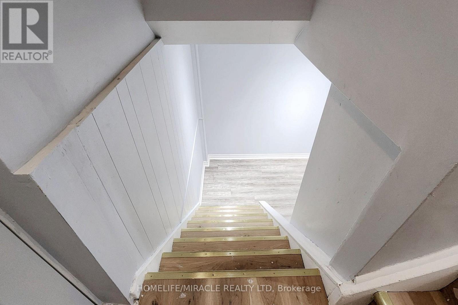 Main Floor - 253 Wilson Road N, Oshawa, Ontario  L1G 6E3 - Photo 14 - E13865010