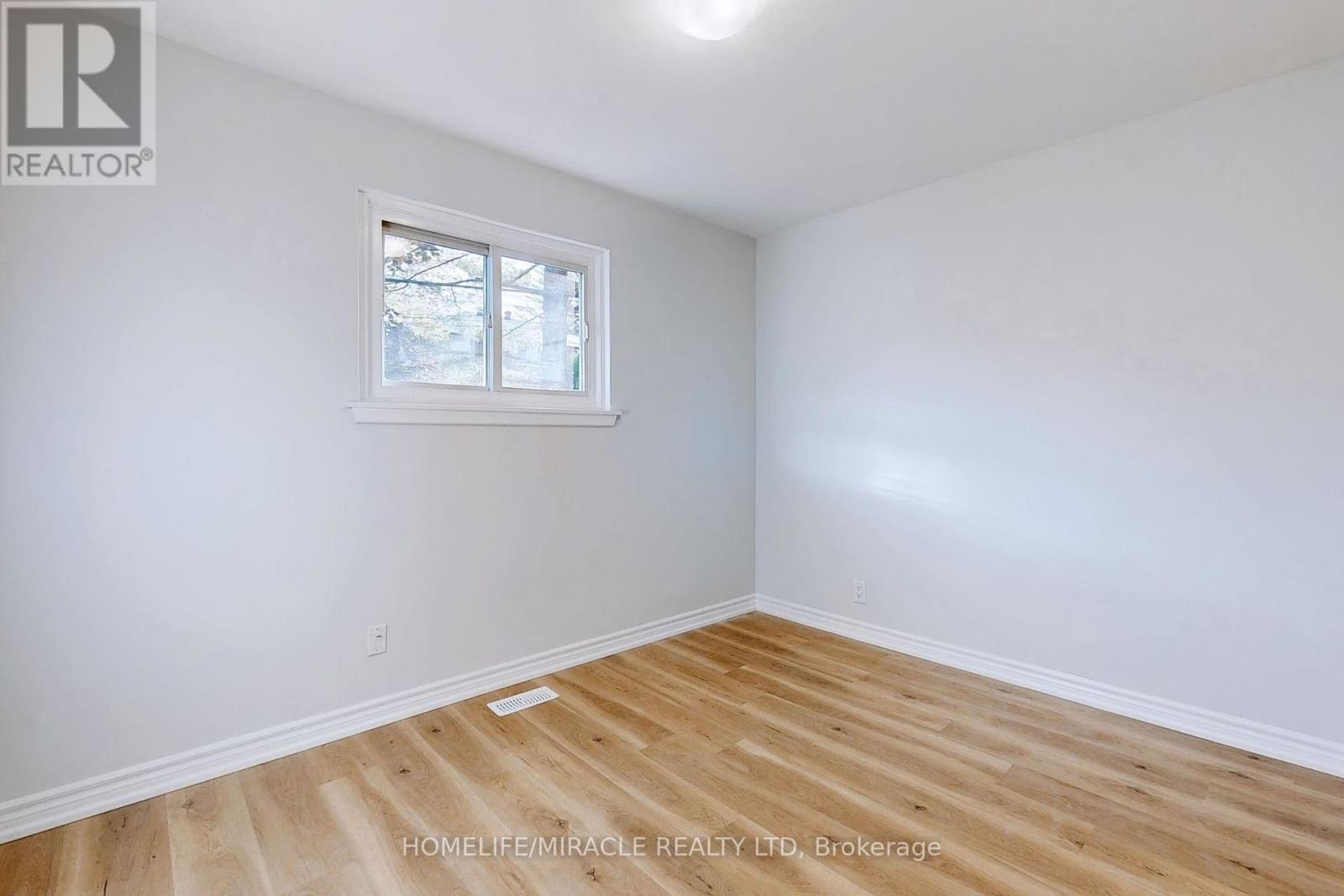 Main Floor - 253 Wilson Road N, Oshawa, Ontario  L1G 6E3 - Photo 15 - E13865010