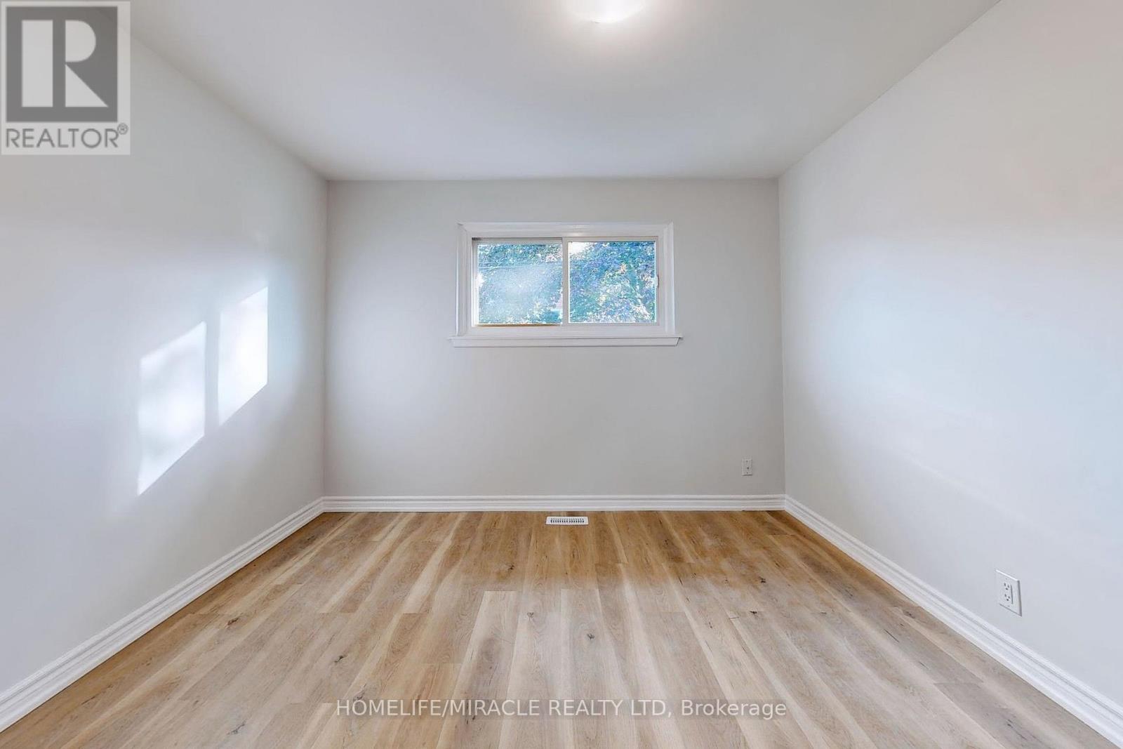 Main Floor - 253 Wilson Road N, Oshawa, Ontario  L1G 6E3 - Photo 16 - E13865010