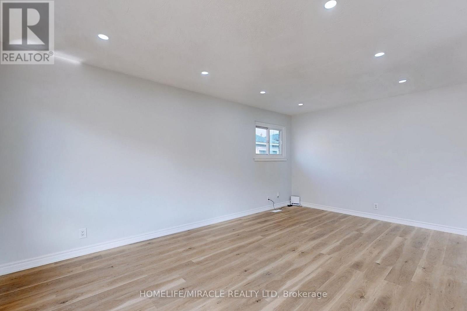 Main Floor - 253 Wilson Road N, Oshawa, Ontario  L1G 6E3 - Photo 6 - E13865010
