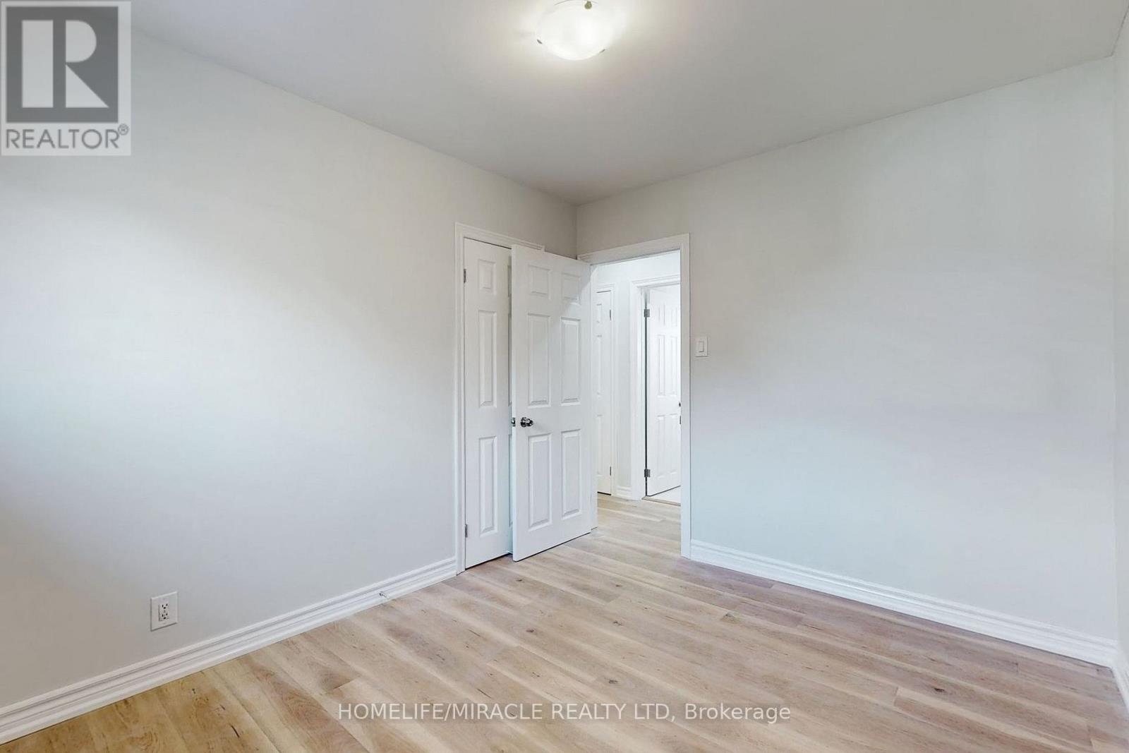 Main Floor - 253 Wilson Road N, Oshawa, Ontario  L1G 6E3 - Photo 22 - E13865010