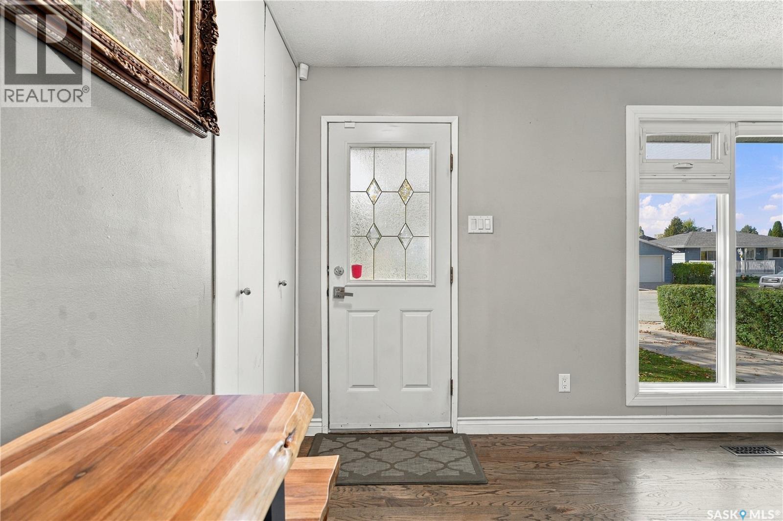158 Smallwood Crescent, Saskatoon, Saskatchewan  S7L 4Z6 - Photo 4 - SK050460