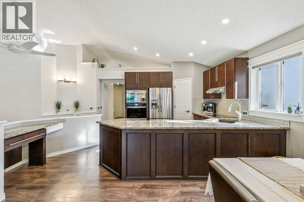 36 Hidden Ranch Mews Nw, Calgary, Alberta  T3A 5Z5 - Photo 6 - A2349545