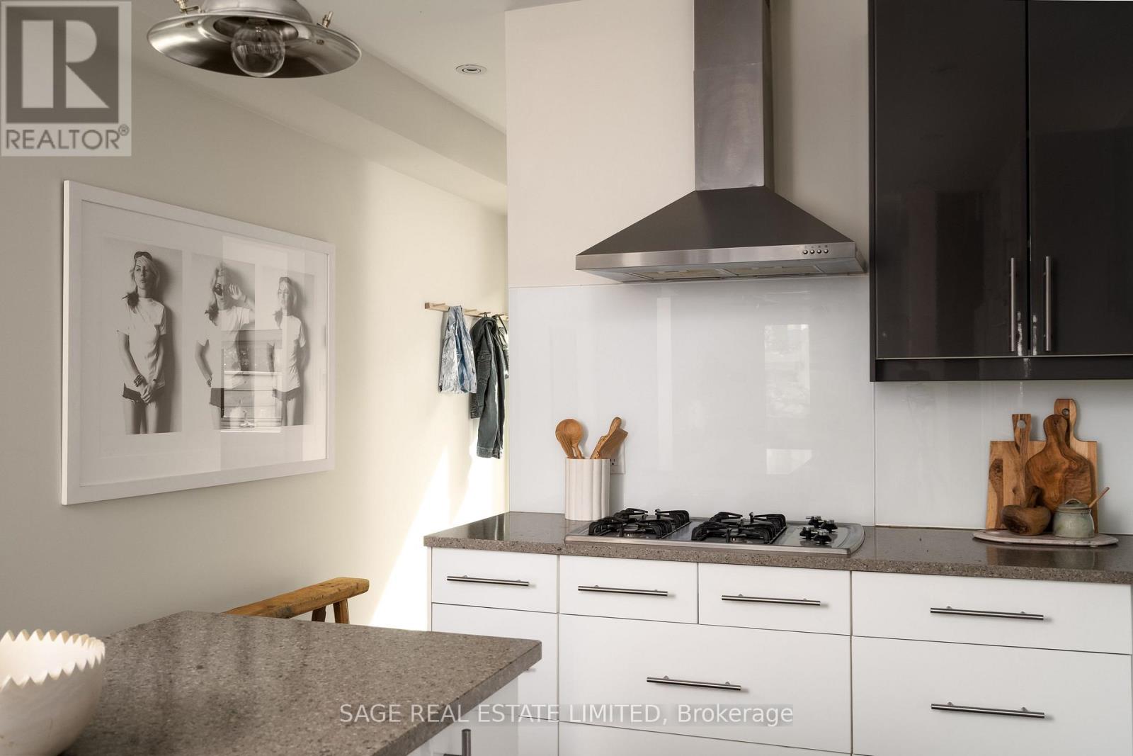 15 Crocker Avenue, Toronto, Ontario  M6J 1K7 - Photo 10 - C13866838
