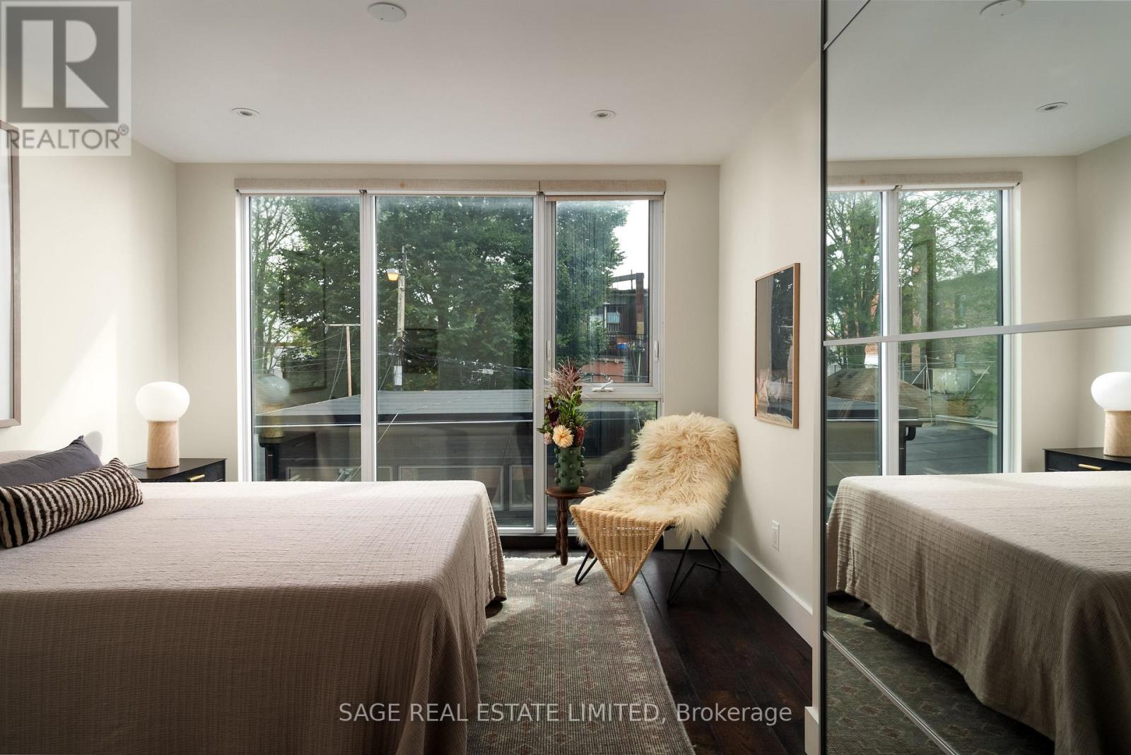 15 Crocker Avenue, Toronto, Ontario  M6J 1K7 - Photo 15 - C13866838