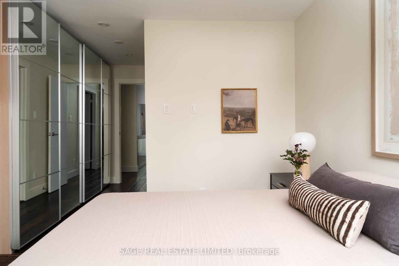15 Crocker Avenue, Toronto, Ontario  M6J 1K7 - Photo 19 - C13866838