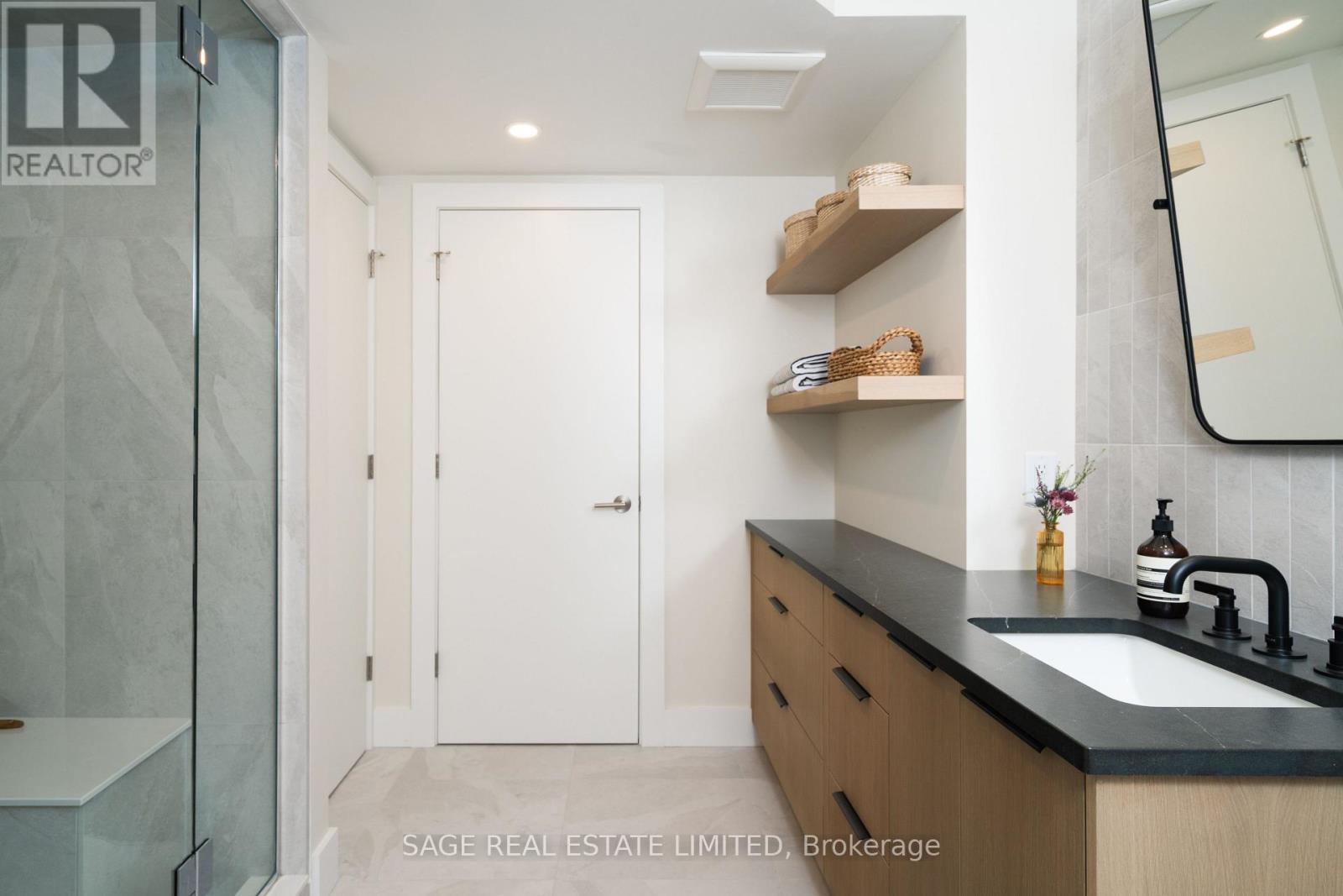 15 Crocker Avenue, Toronto, Ontario  M6J 1K7 - Photo 35 - C13866838