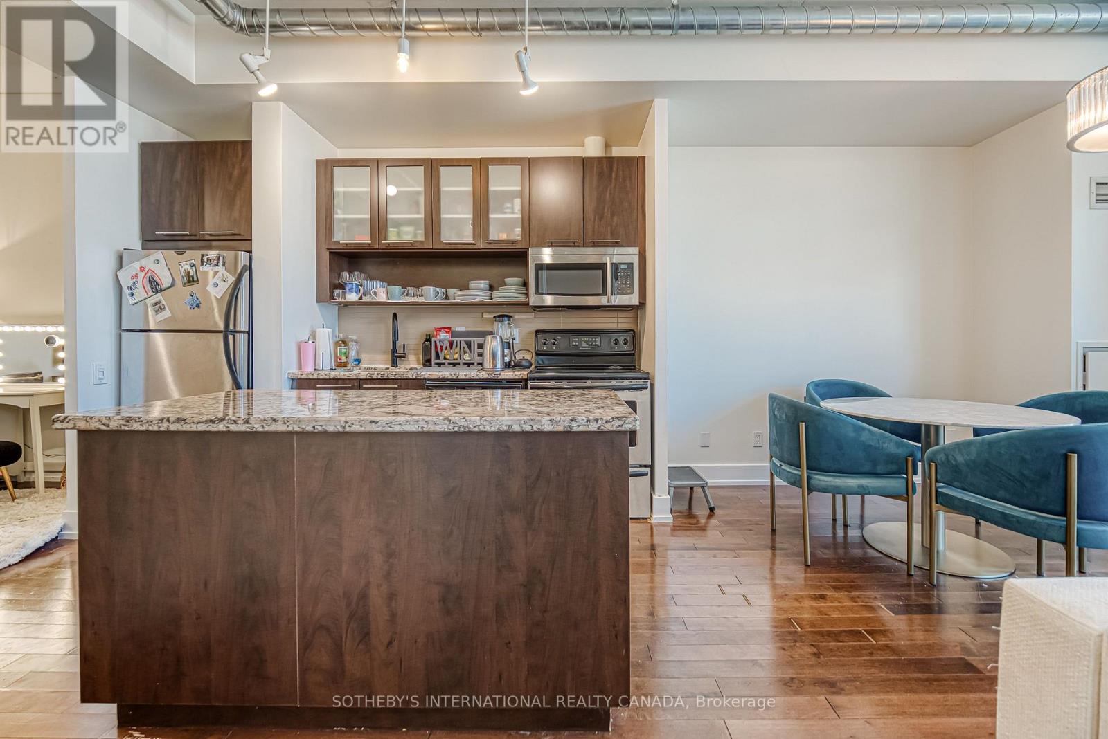 66 Portland Street, Toronto, Ontario M5V 2M6 - Photo 11 - C13866888