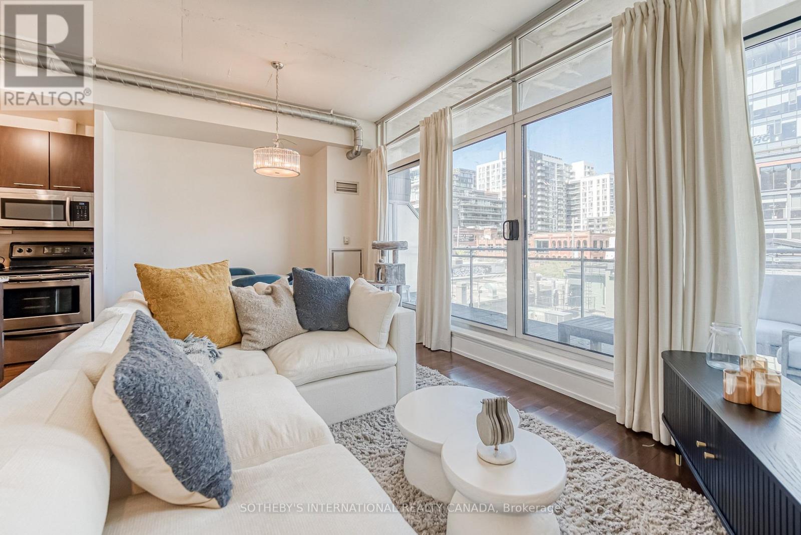 66 Portland Street, Toronto, Ontario M5V 2M6 - Photo 18 - C13866888