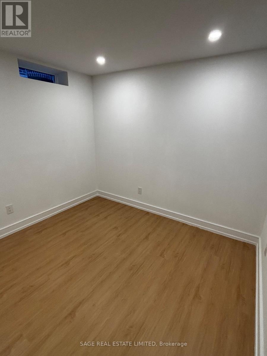 Walk Out - 22 Austin Terrace, Toronto, Ontario M5R 1X9 - Photo 10 - C13866894