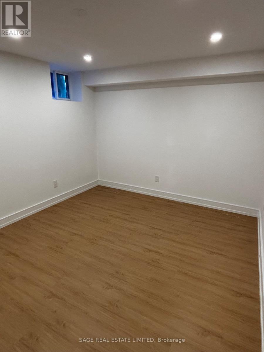Walk Out - 22 Austin Terrace, Toronto, Ontario M5R 1X9 - Photo 12 - C13866894