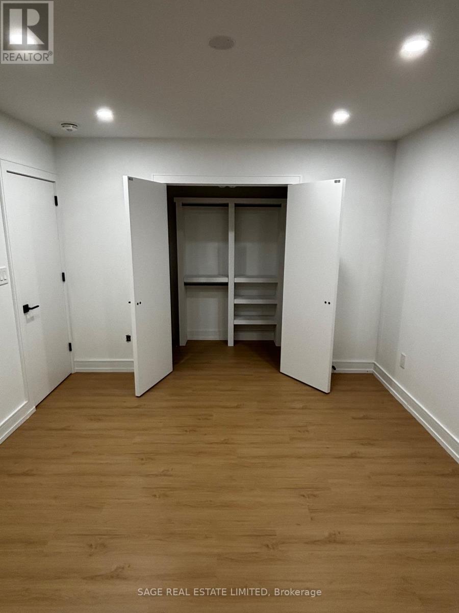 Walk Out - 22 Austin Terrace, Toronto, Ontario M5R 1X9 - Photo 13 - C13866894
