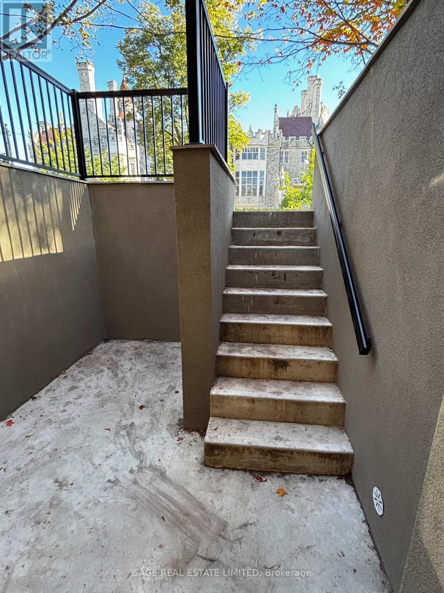 Walk Out - 22 Austin Terrace, Toronto, Ontario M5R 1X9 - Photo 16 - C13866894