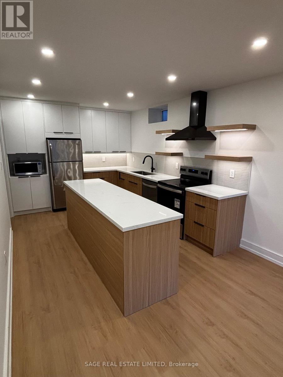 Walk Out - 22 Austin Terrace, Toronto, Ontario M5R 1X9 - Photo 8 - C13866894