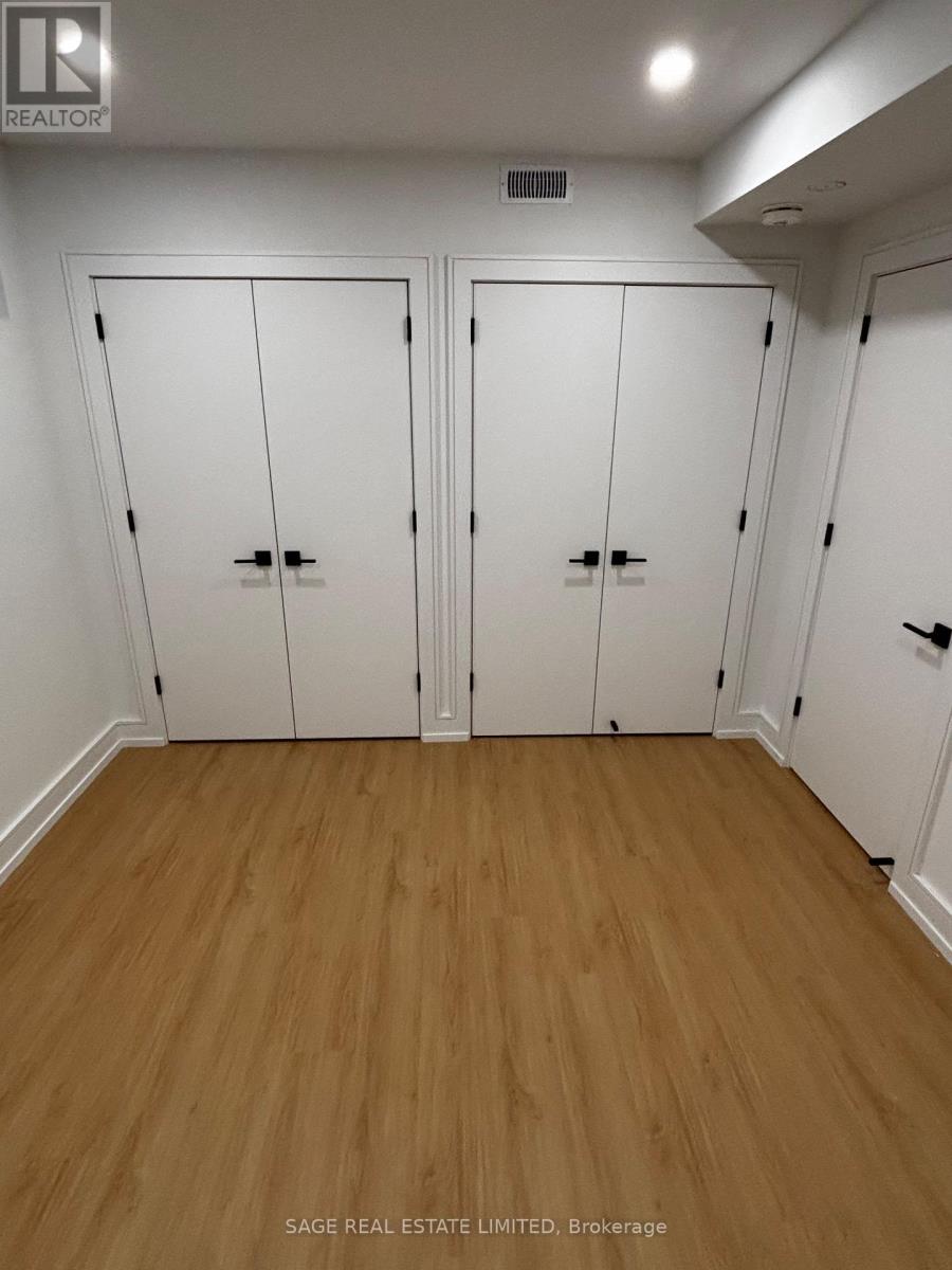 Walk Out - 22a Austin Terrace, Toronto, Ontario M5R 1X9 - Photo 10 - C13866904