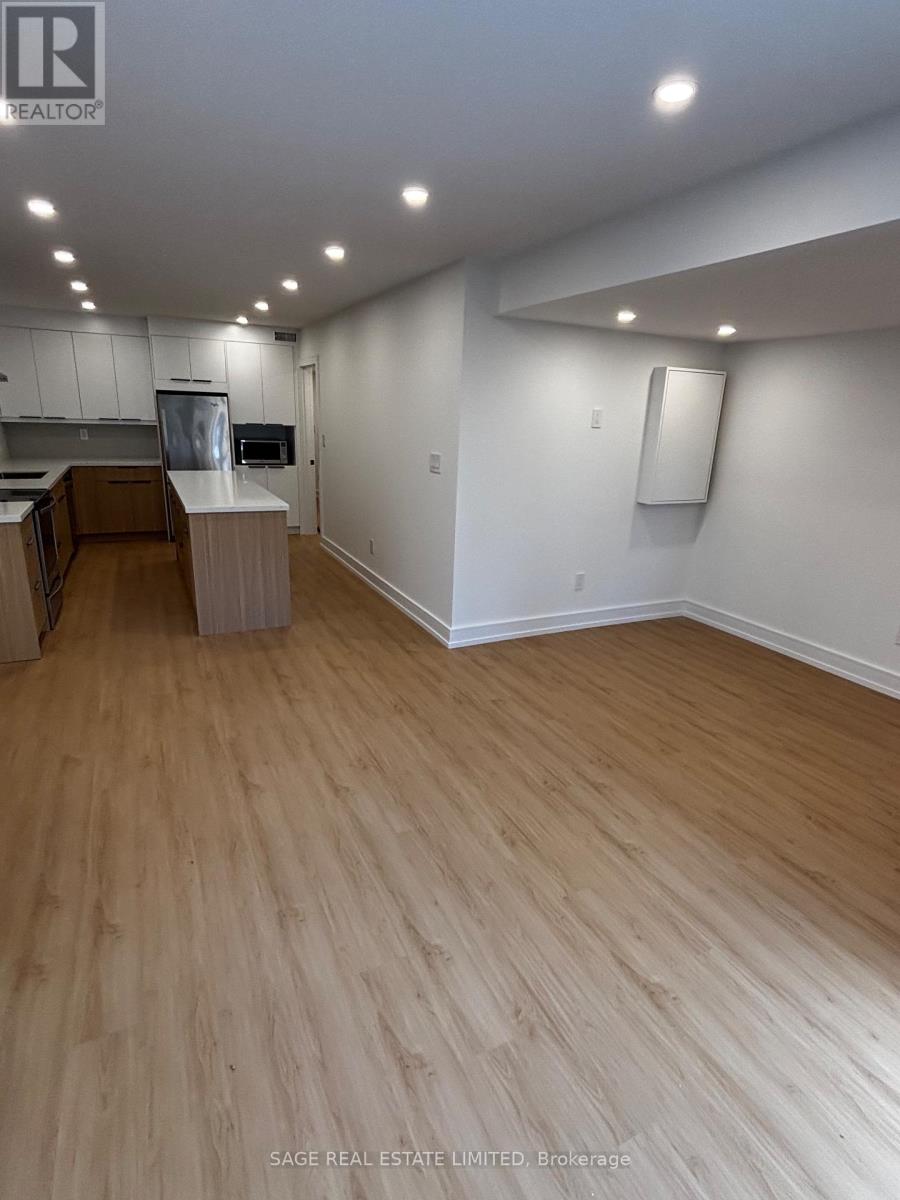 WALK OUT - 22A AUSTIN TERRACE