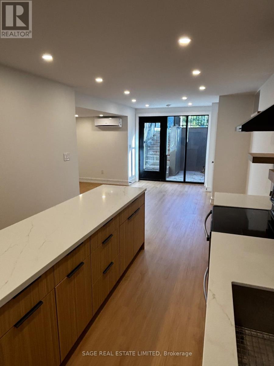 Walk Out - 22a Austin Terrace, Toronto, Ontario M5R 1X9 - Photo 8 - C13866904