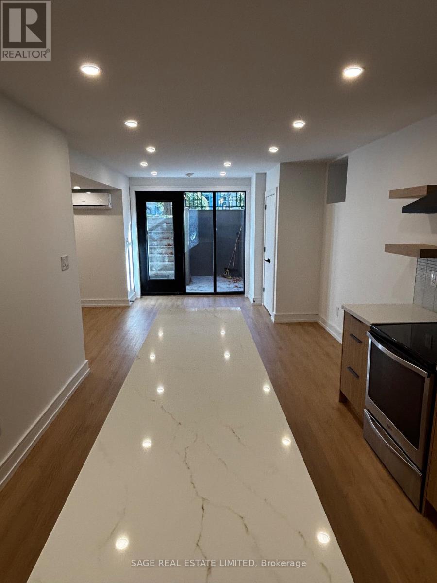 Walk Out - 22a Austin Terrace, Toronto, Ontario M5R 1X9 - Photo 9 - C13866904