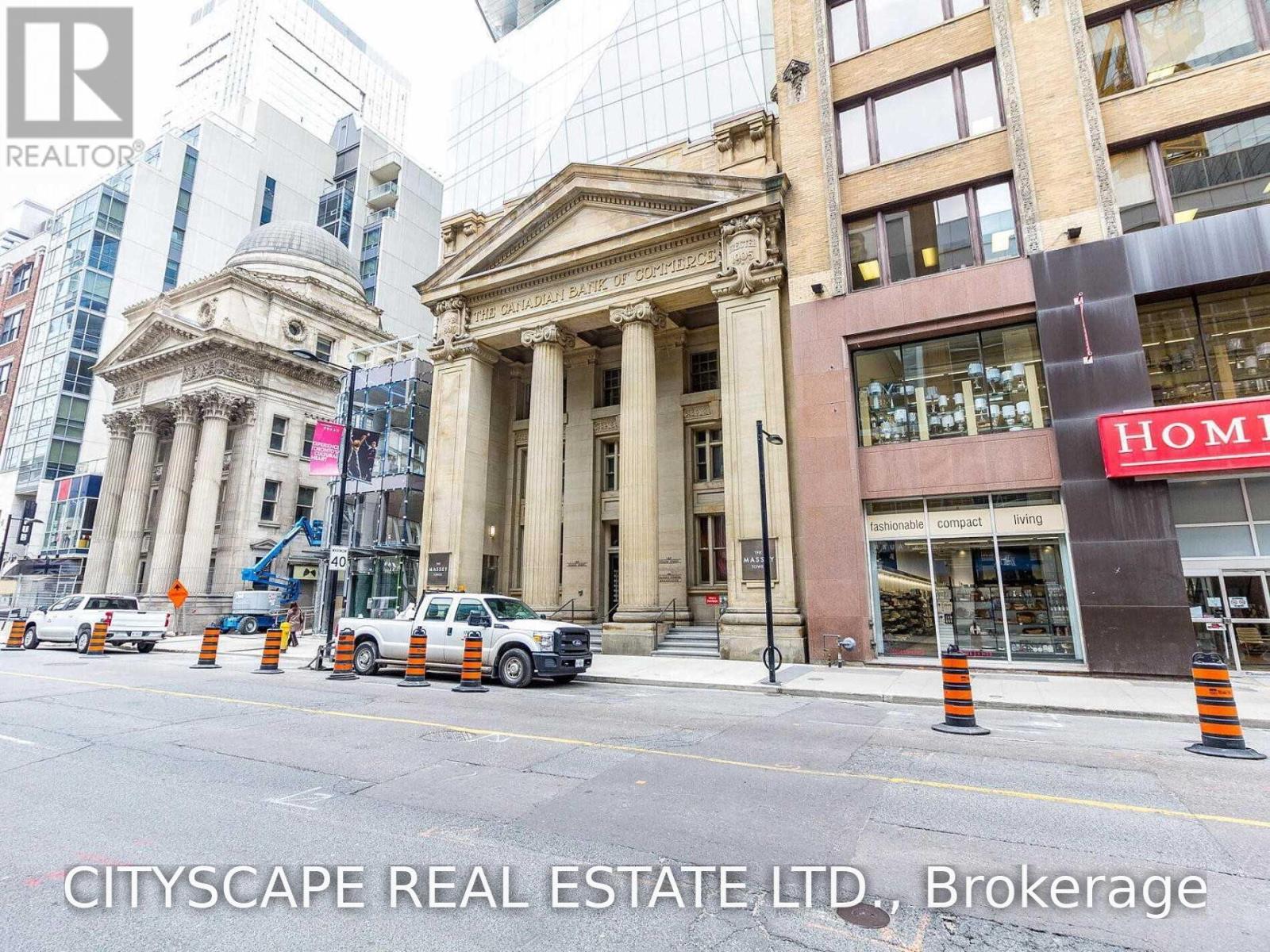 1504 - 197 YONGE STREET