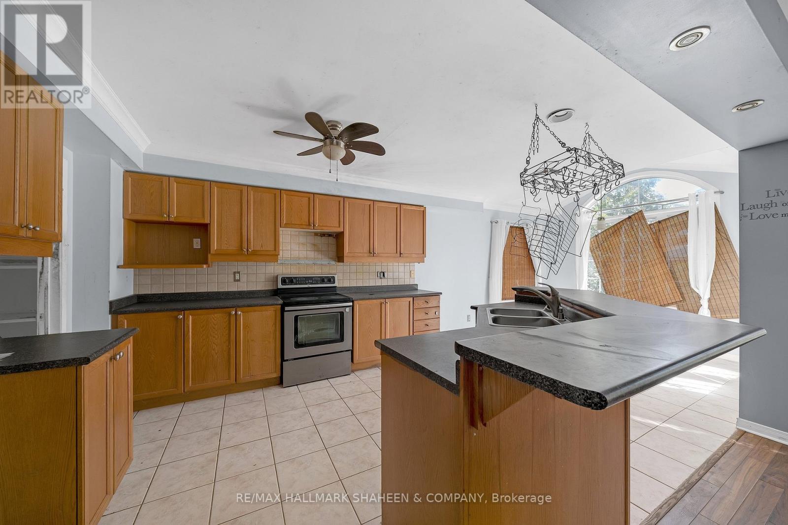 1529 Skyview Street, Oshawa, Ontario  L1K 2S3 - Photo 11 - E13866830