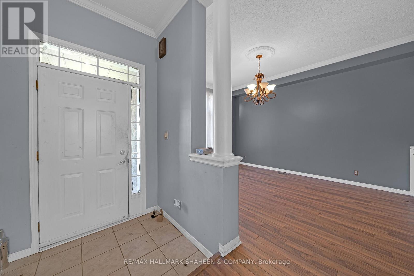 1529 Skyview Street, Oshawa, Ontario  L1K 2S3 - Photo 2 - E13866830