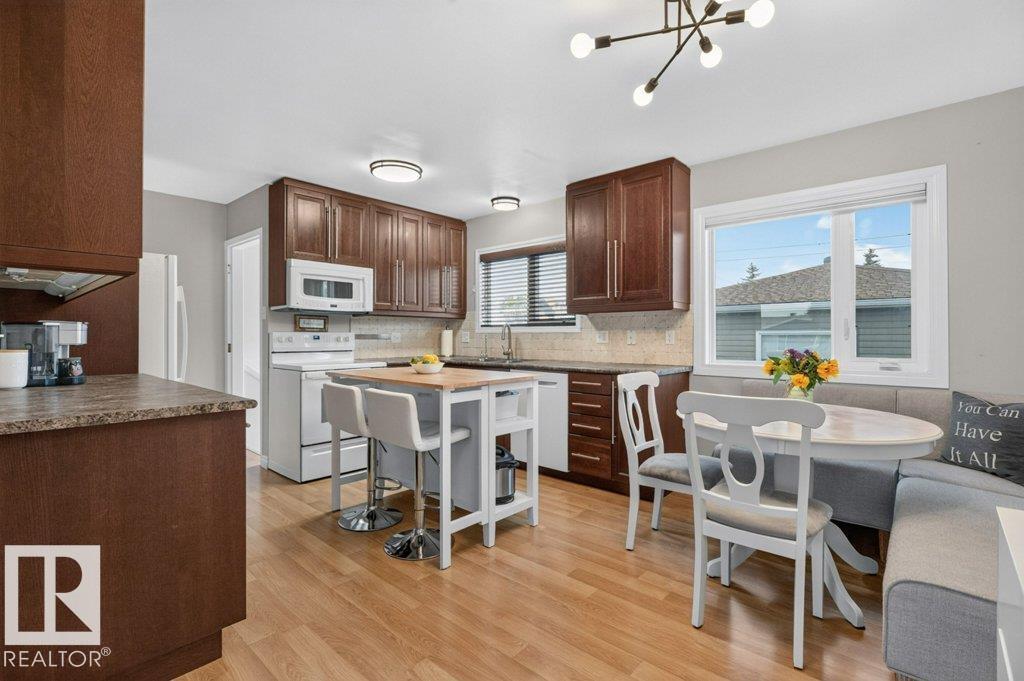 5412 90A AV NW