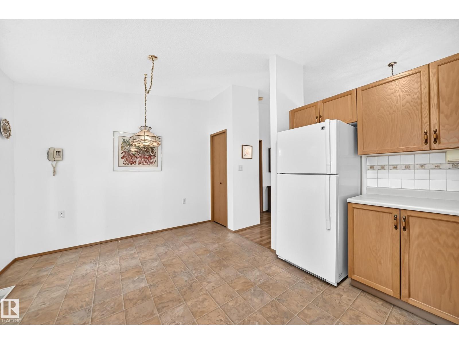 6526 158 AV NW