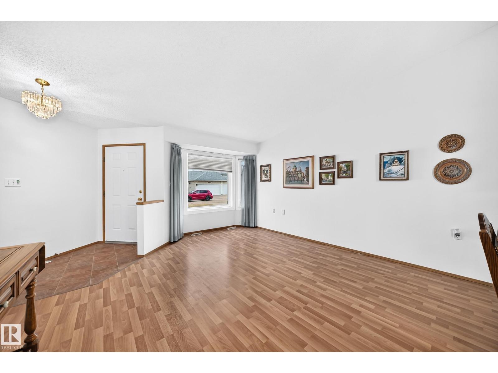6526 158 AV NW