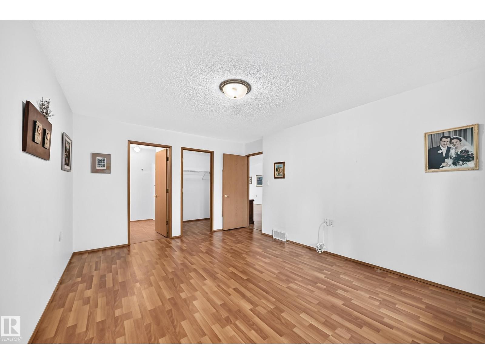 6526 158 AV NW
