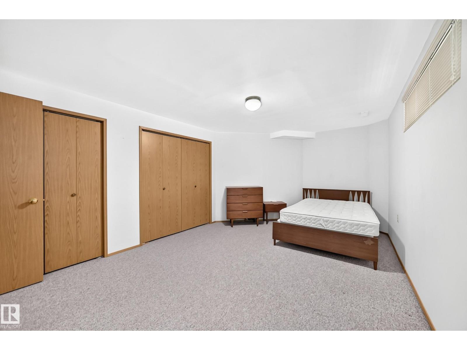 6526 158 AV NW