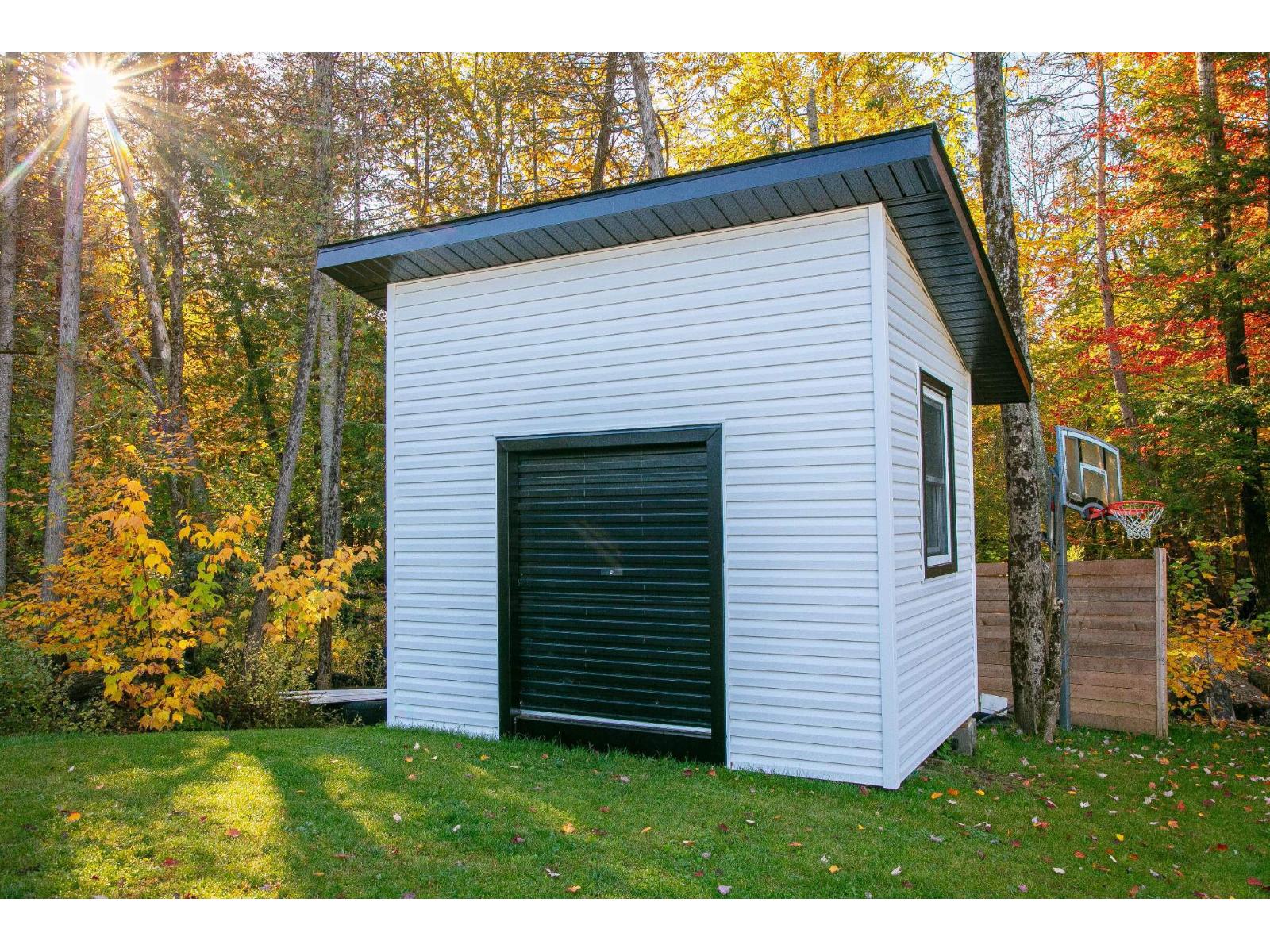 4988 Ch. Blanchette Sherbrooke (Brompton/Rock Forest/Saint-Élie/Deauville) Quebec Canada J1N0C7 5