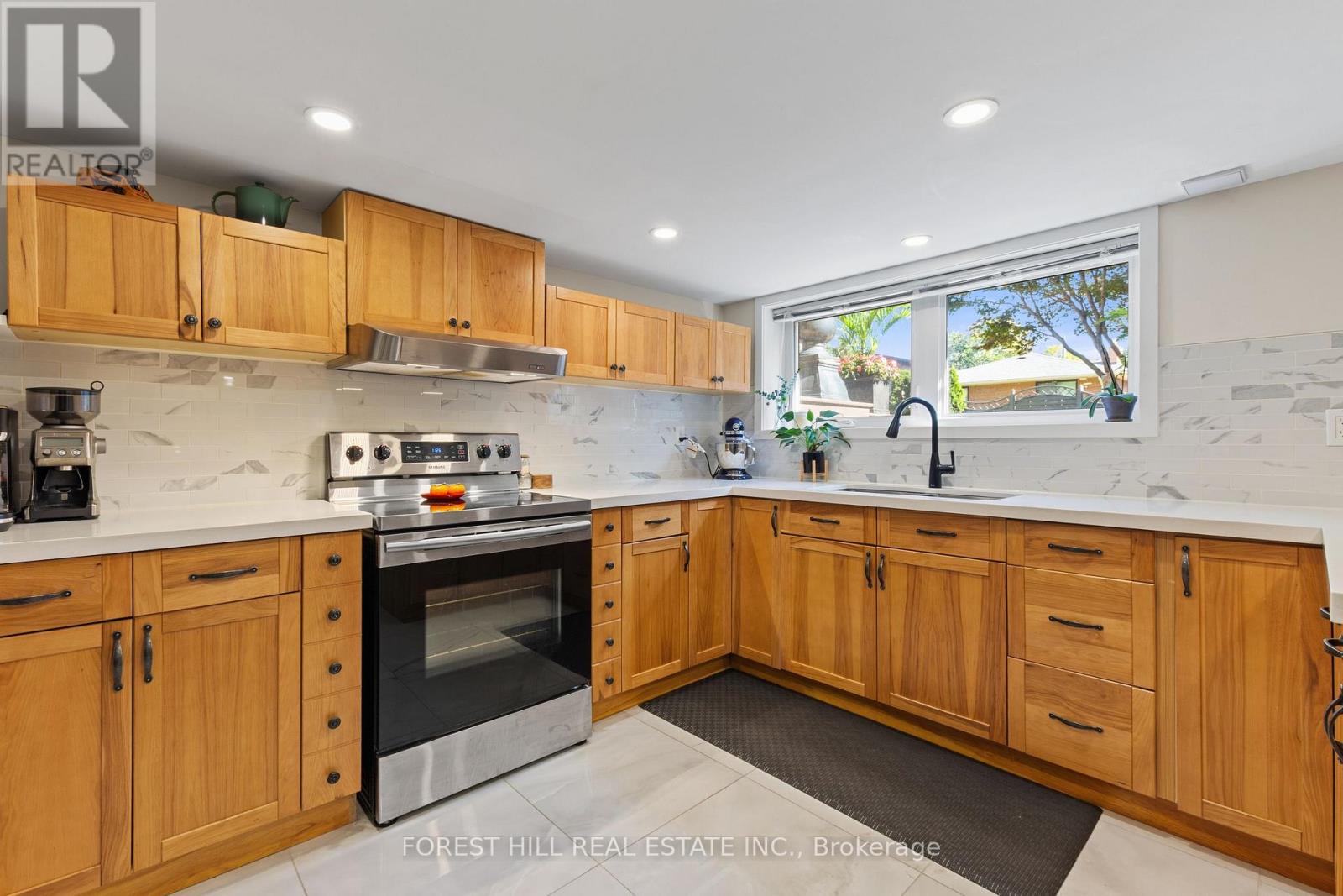 Lower - 53 Meadowbank Road, Toronto (Islington-City Centre West), Ontario  M9B 5C7 - Photo 4 - W13866828