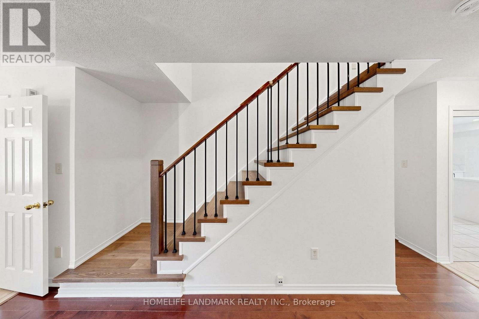 552 Thelma Street, Burlington, Ontario  L7L 6W9 - Photo 23 - W13866856