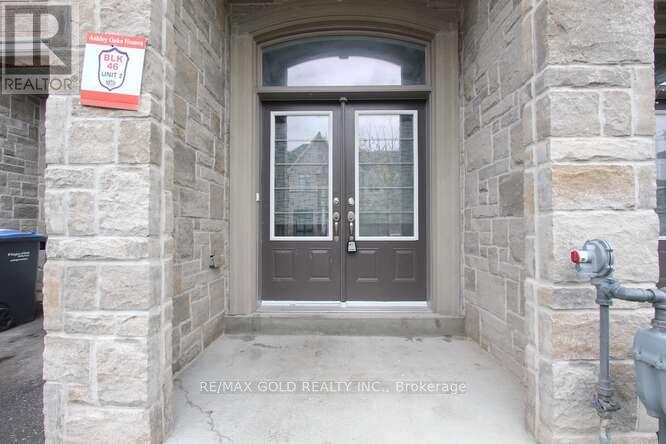 35 Dalbeattie Drive, Brampton, Ontario  L6Y 6H7 - Photo 3 - W13866930