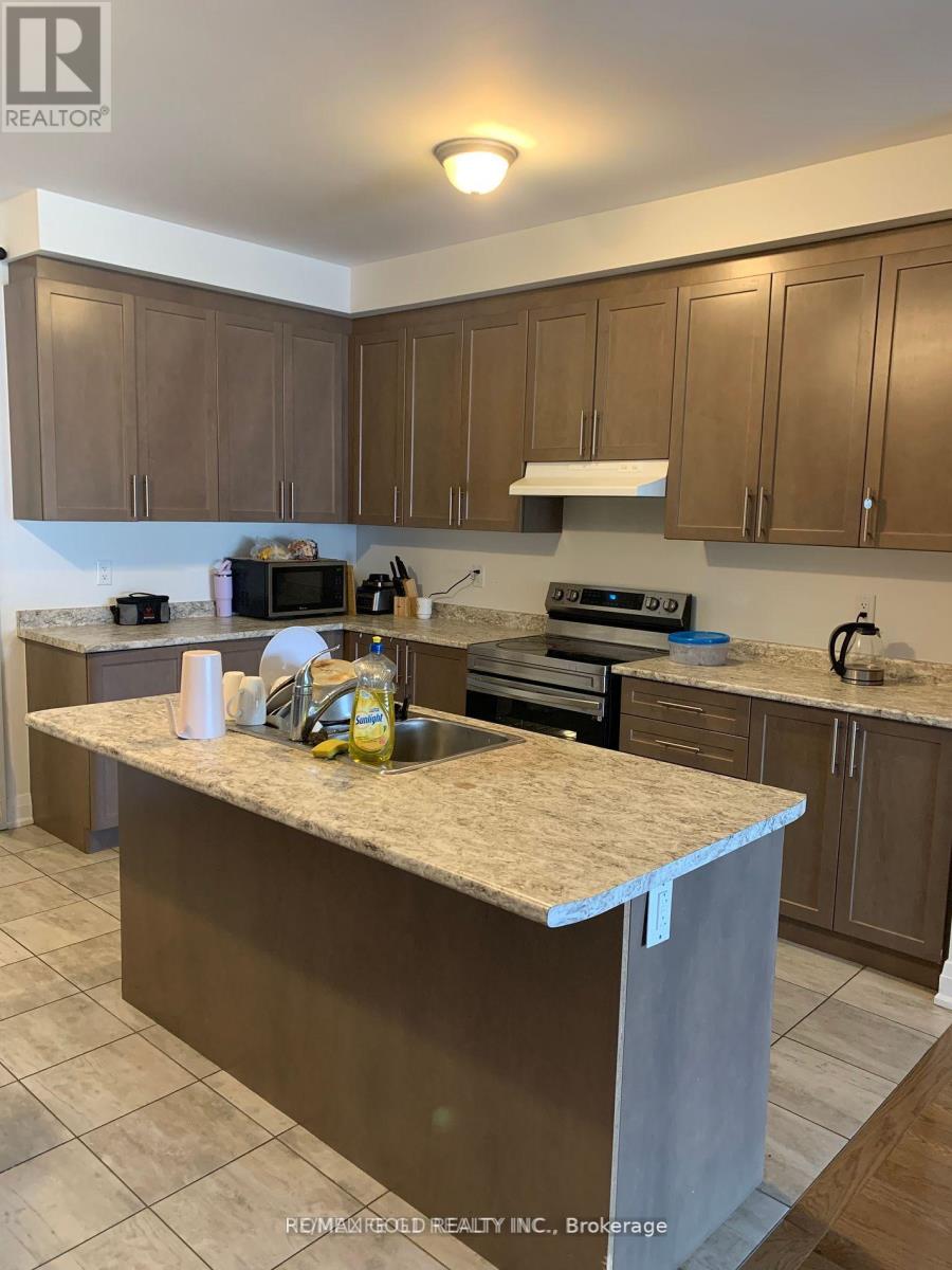 35 Dalbeattie Drive, Brampton, Ontario  L6Y 6H7 - Photo 2 - W13866936