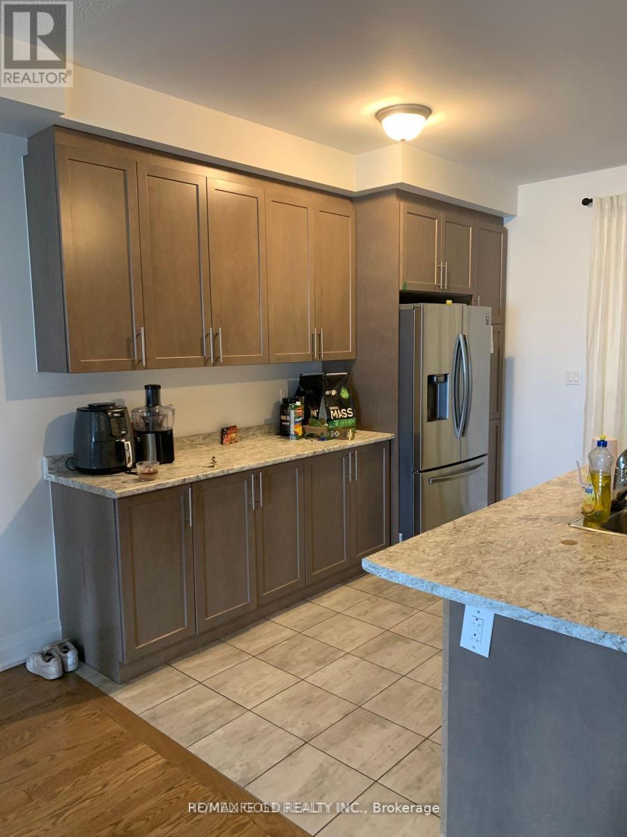35 Dalbeattie Drive, Brampton, Ontario  L6Y 6H7 - Photo 3 - W13866936