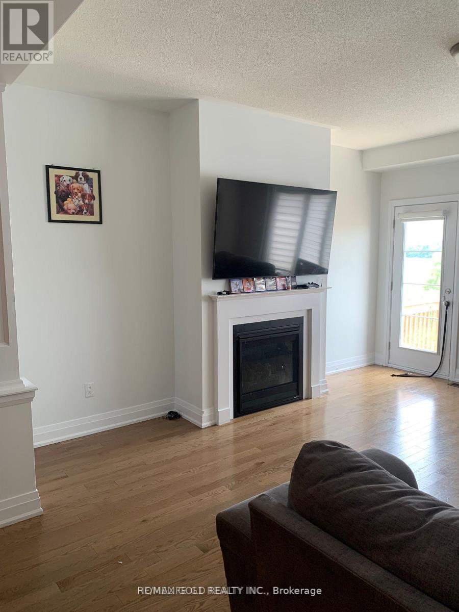 35 Dalbeattie Drive, Brampton, Ontario  L6Y 6H7 - Photo 4 - W13866936
