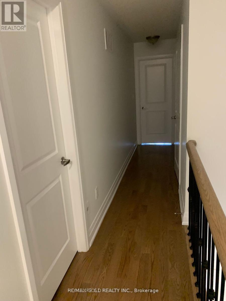 35 Dalbeattie Drive, Brampton, Ontario  L6Y 6H7 - Photo 6 - W13866936