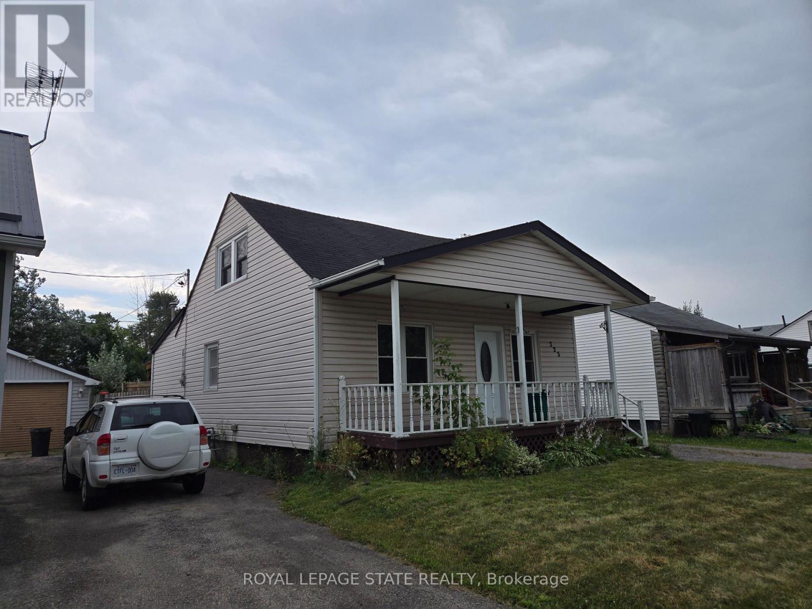 325 Simpson Avenue, Welland, Ontario  L3B 4Y7 - Photo 2 - X13866868